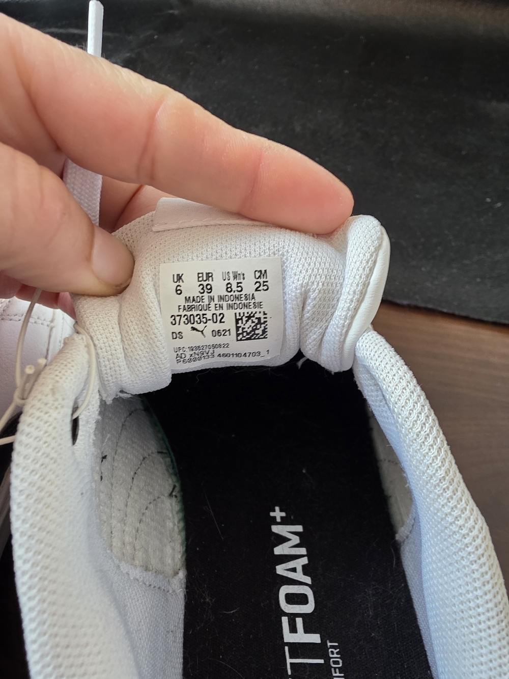 NWT PUMA White Leather Sneakers with Black Formstrip - Picture 9 of 10